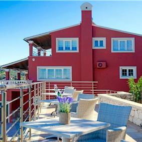 8 Bedroom villa with pool & seaview, near Acharavi, sleeps 16-18